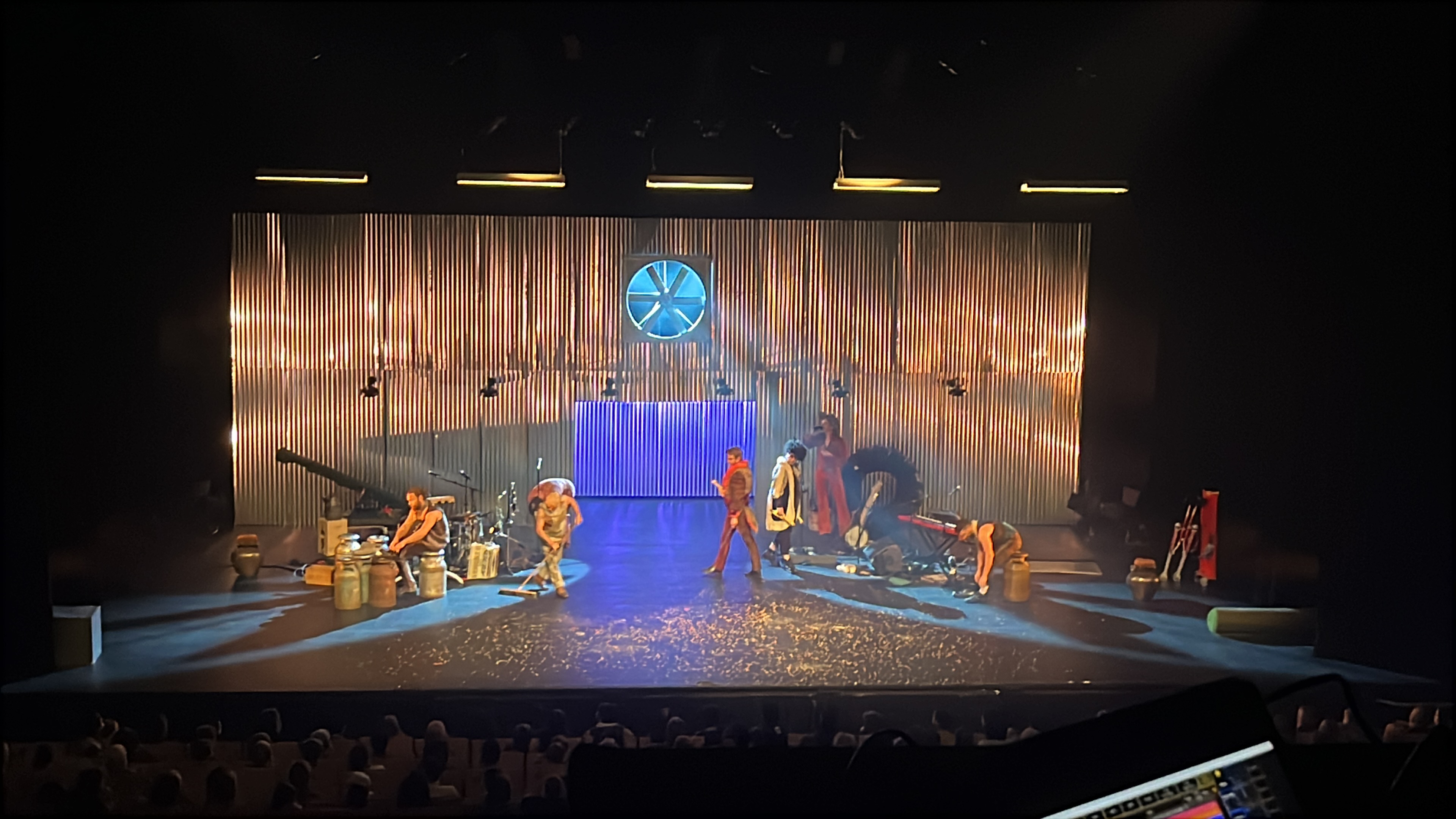 Animal — Cirque Alfonse